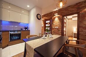 City Lights Apartments