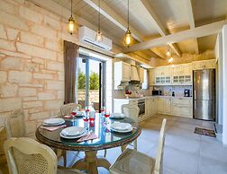 Villa Sirocos, Private eco pool, near the beach