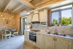 Villa Sirocos, Private eco pool, near the beach