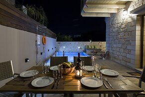 Villa Sirocos, Private eco pool, near the beach