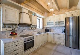 Villa Sirocos, Private eco pool, near the beach