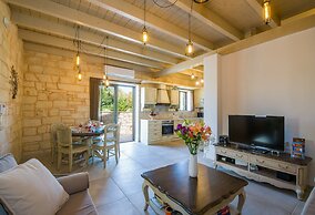 Villa Sirocos, Private eco pool, near the beach