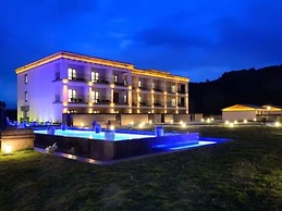 High Mountain Resort Deqin