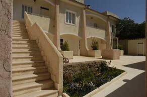 Albergo Diffuso Omu Axiu