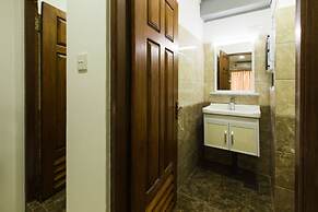 Metro Port City Hotel