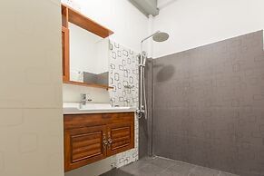 Metro Port City Hotel