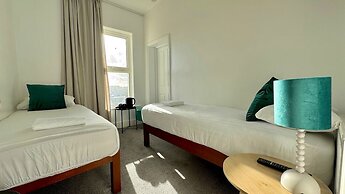 Reef Lodge