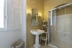 White Lilac romantic B&B adults only