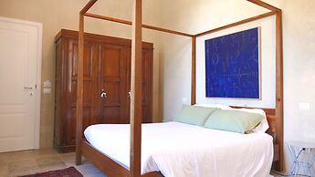 White Lilac romantic B&B adults only