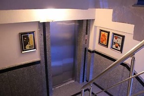 Class Suit Residence