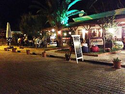 Medusa Bar & Camping - Hostel