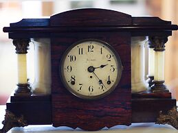 The Stagecoach Inn Bed & Breakfast and Five20 Social Stop