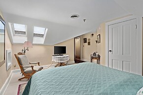 The Stagecoach Inn Bed & Breakfast and Five20 Social Stop