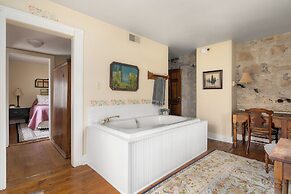 The Stagecoach Inn Bed & Breakfast and Five20 Social Stop