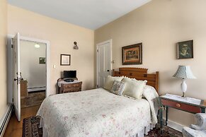 The Stagecoach Inn Bed & Breakfast and Five20 Social Stop