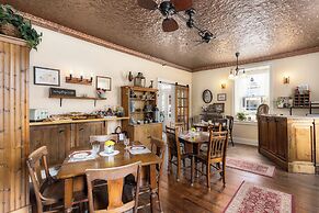 The Stagecoach Inn Bed & Breakfast and Five20 Social Stop