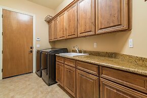 Casa Vista 4 Bedroom Home by RedAwning