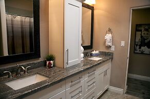 Casa Saguaro 4 Bedroom Home by RedAwning