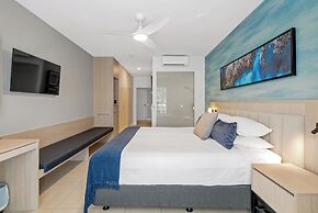 Elysium Private Apartments at The Beach Club