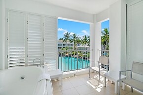 Elysium Private Apartments at The Beach Club