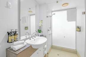 Elysium Private Apartments at The Beach Club