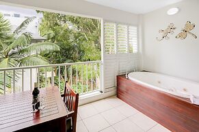 Elysium Private Apartments at The Beach Club