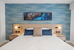 Elysium Private Apartments at The Beach Club