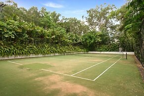 Elysium Private Apartments at The Beach Club