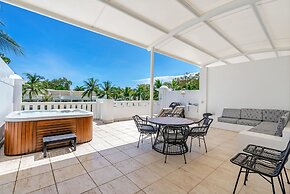 Elysium Private Apartments at The Beach Club