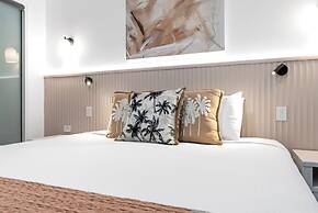 Elysium Private Apartments at The Beach Club