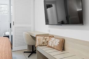 Elysium Private Apartments at The Beach Club