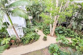 Elysium Private Apartments at The Beach Club