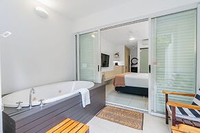 Elysium Private Apartments at The Beach Club