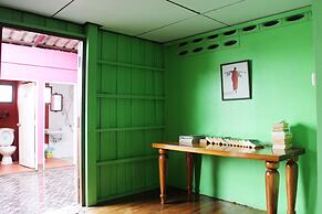 Baan Bua Homestay - Hostel