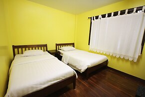 Baan Bua Homestay - Hostel