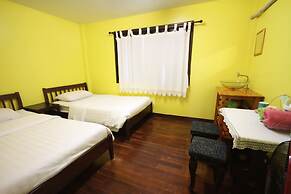 Baan Bua Homestay - Hostel