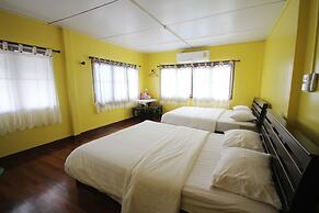 Baan Bua Homestay - Hostel