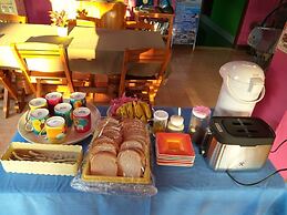 Baan Bua Homestay - Hostel