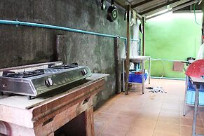 Baan Bua Homestay - Hostel