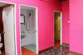 Baan Bua Homestay - Hostel