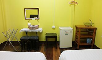 Baan Bua Homestay - Hostel