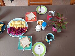 Baan Bua Homestay - Hostel