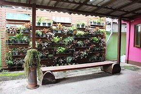 Baan Bua Homestay - Hostel