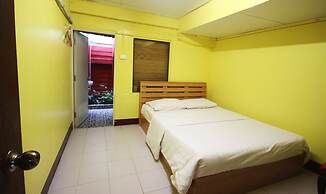 Baan Bua Homestay - Hostel