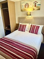 Clifton Court Metro Hotel