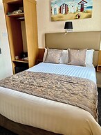 Clifton Court Metro Hotel