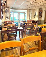 Clifton Court Metro Hotel