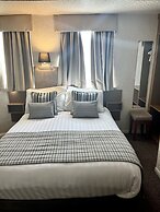 Clifton Court Metro Hotel