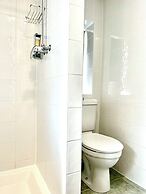 Clifton Court Metro Hotel