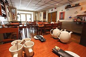 Clifton Court Metro Hotel